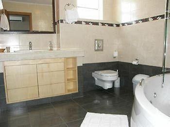 טולון Aris Hotel מראה חיצוני תמונה
