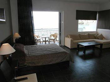 טולון Aris Hotel מראה חיצוני תמונה