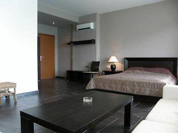 טולון Aris Hotel מראה חיצוני תמונה